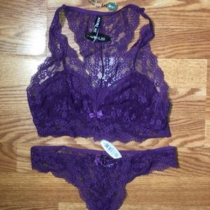Adore Me lace bra and panty set purple size S